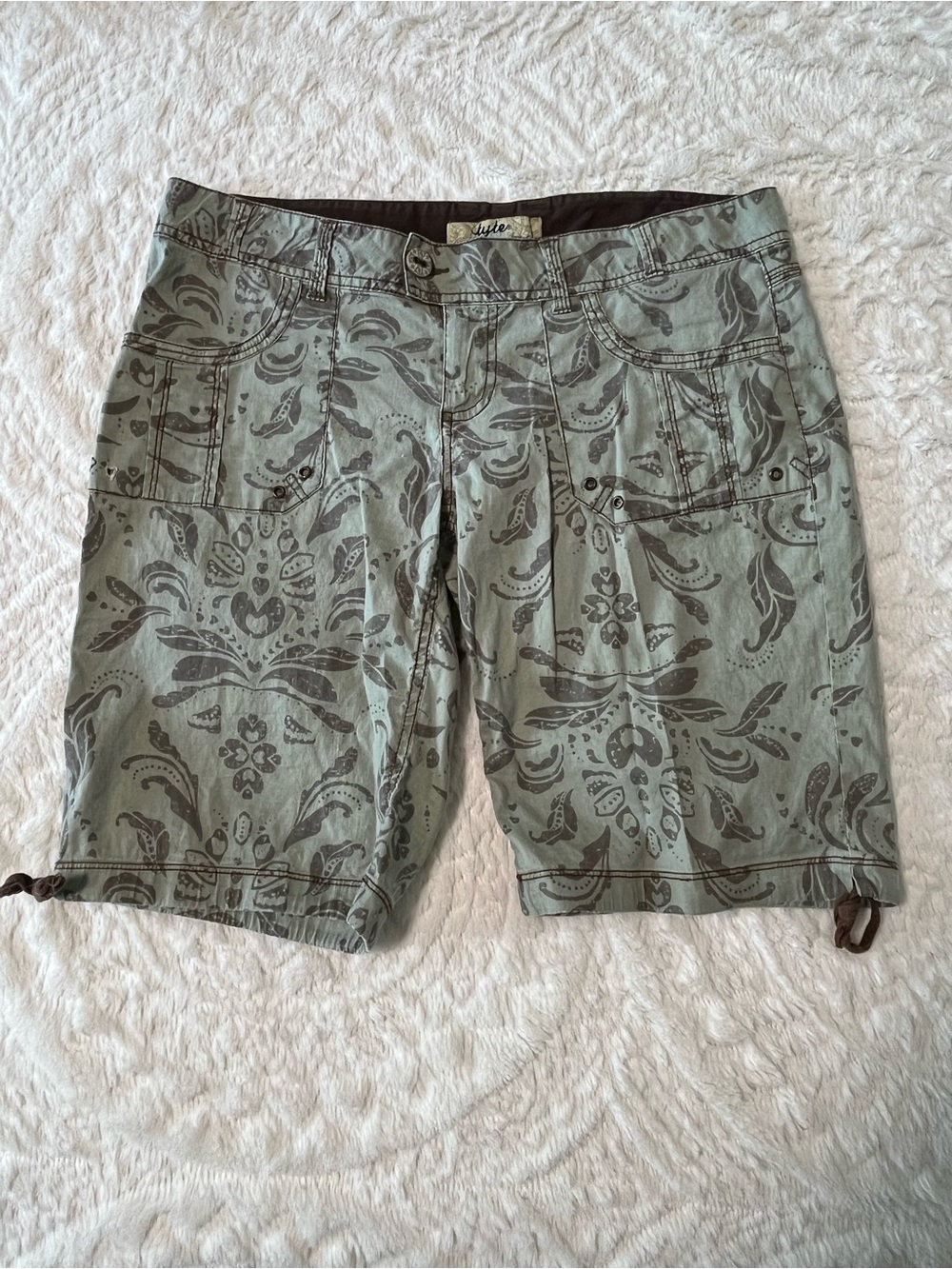 Tyte Jeans Green Printed Women’s Bermuda Shorts Size 13